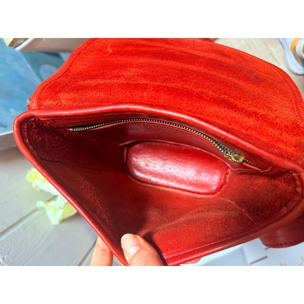 Coach Vintage Murphy Bag 1980s Red Leather Crossbody Turnlock 9930 Made in USA